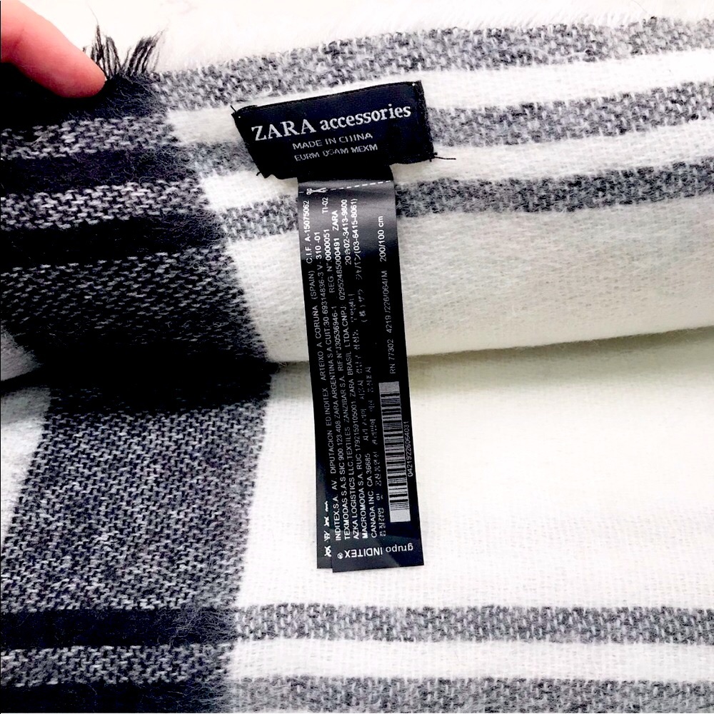 Zara Oversized Chic Blanket Scarf - Picture 3 of 8